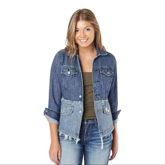 LUCKY BRAND Remade Distressed Denim Waisted Trucker Jacket Raw Frayed Hem XS - Picture 15 of 15